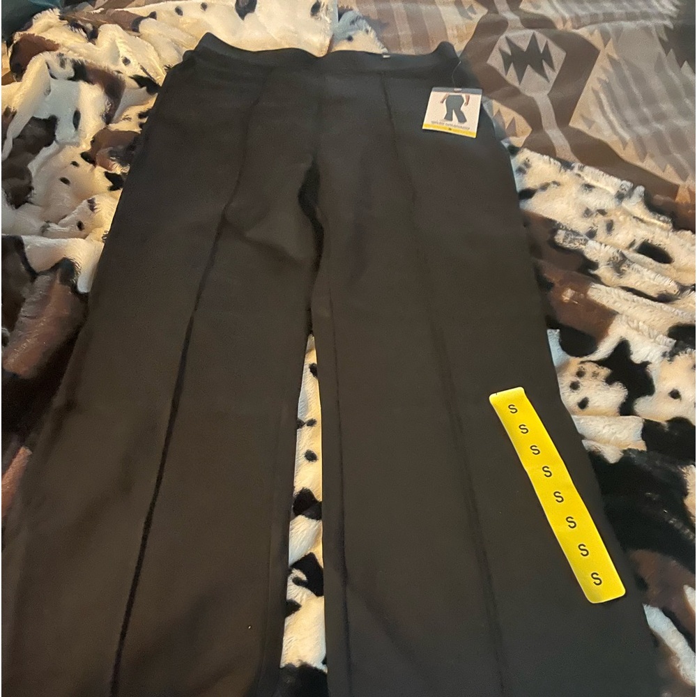Brand: Modern Ambition
Ladies' High-Rise Flare Pant